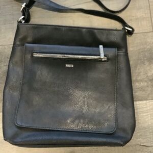 Roots black leather purse